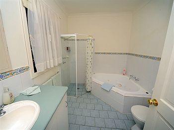 Bed & Breakfast St Helen's 3*