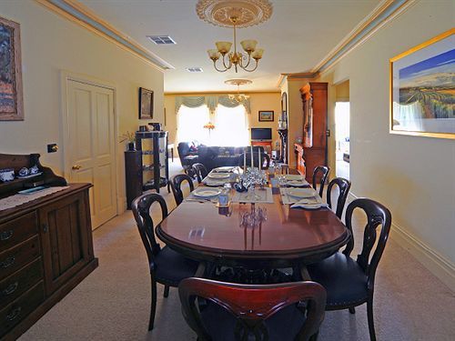 St Helen's 3* Clare